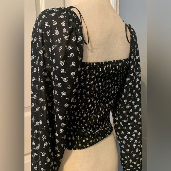 Top - Picture 2 of 2